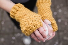 Penelope Fingerless Gloves Crochet Pattern